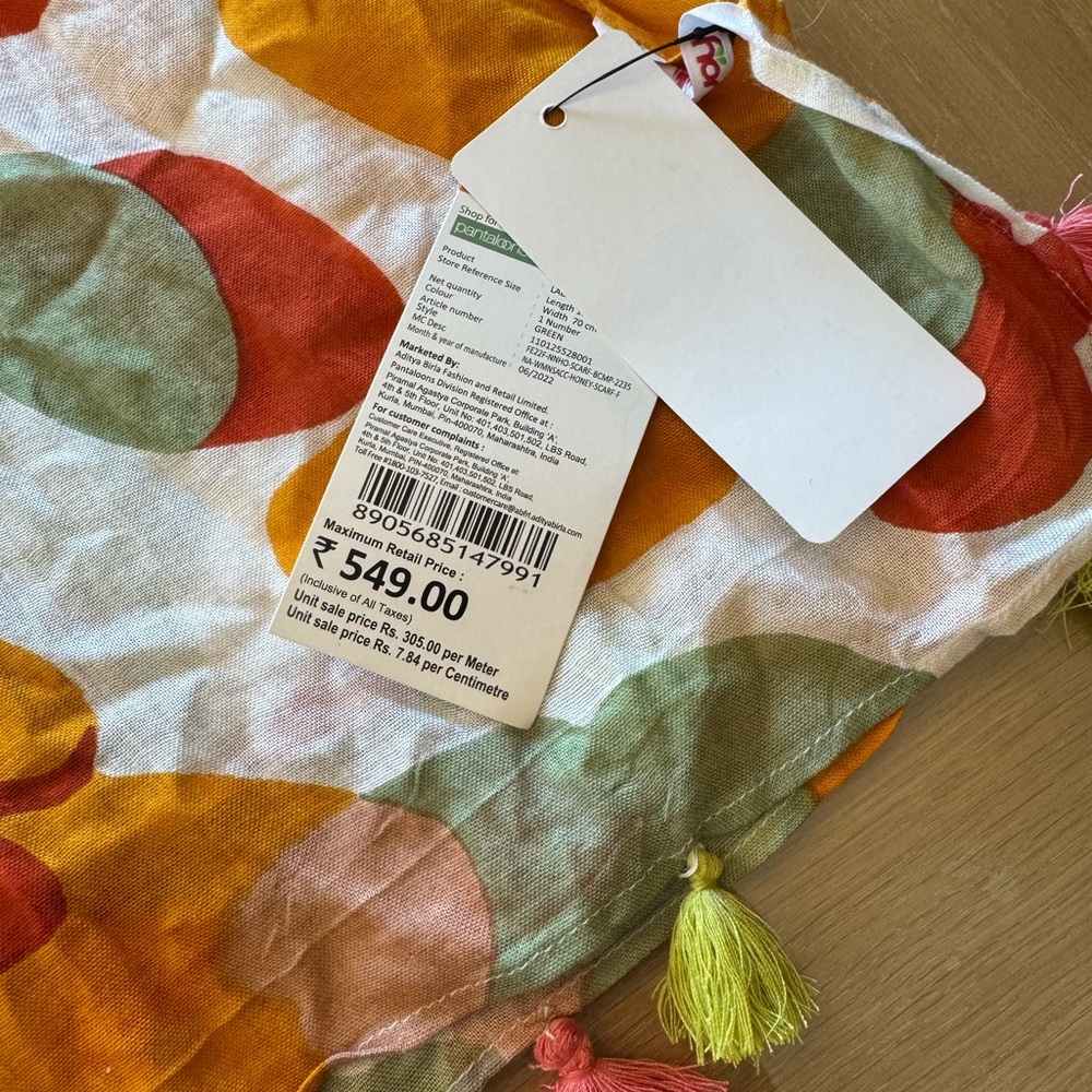 NWT Flowy Multi-Color Abstract Print Tassel Scarf - Picture 4 of 4